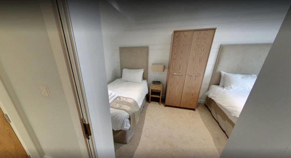 Mccafferty'S Guesthouse אילפורד מראה חיצוני תמונה
